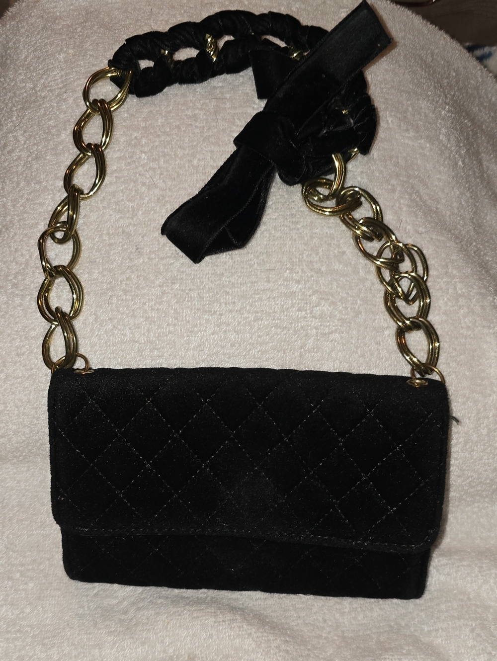 Black Quilted Vintage Style Velvet Flap Bag Gold Chain Bow Accent